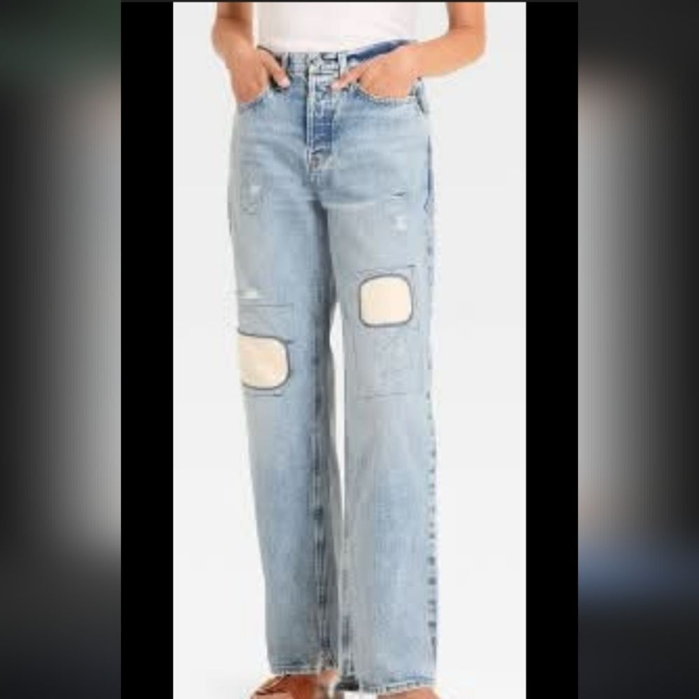 EUC Universal Threads White Patch Threaded Lightwash Midrise 90's Baggy Jeans